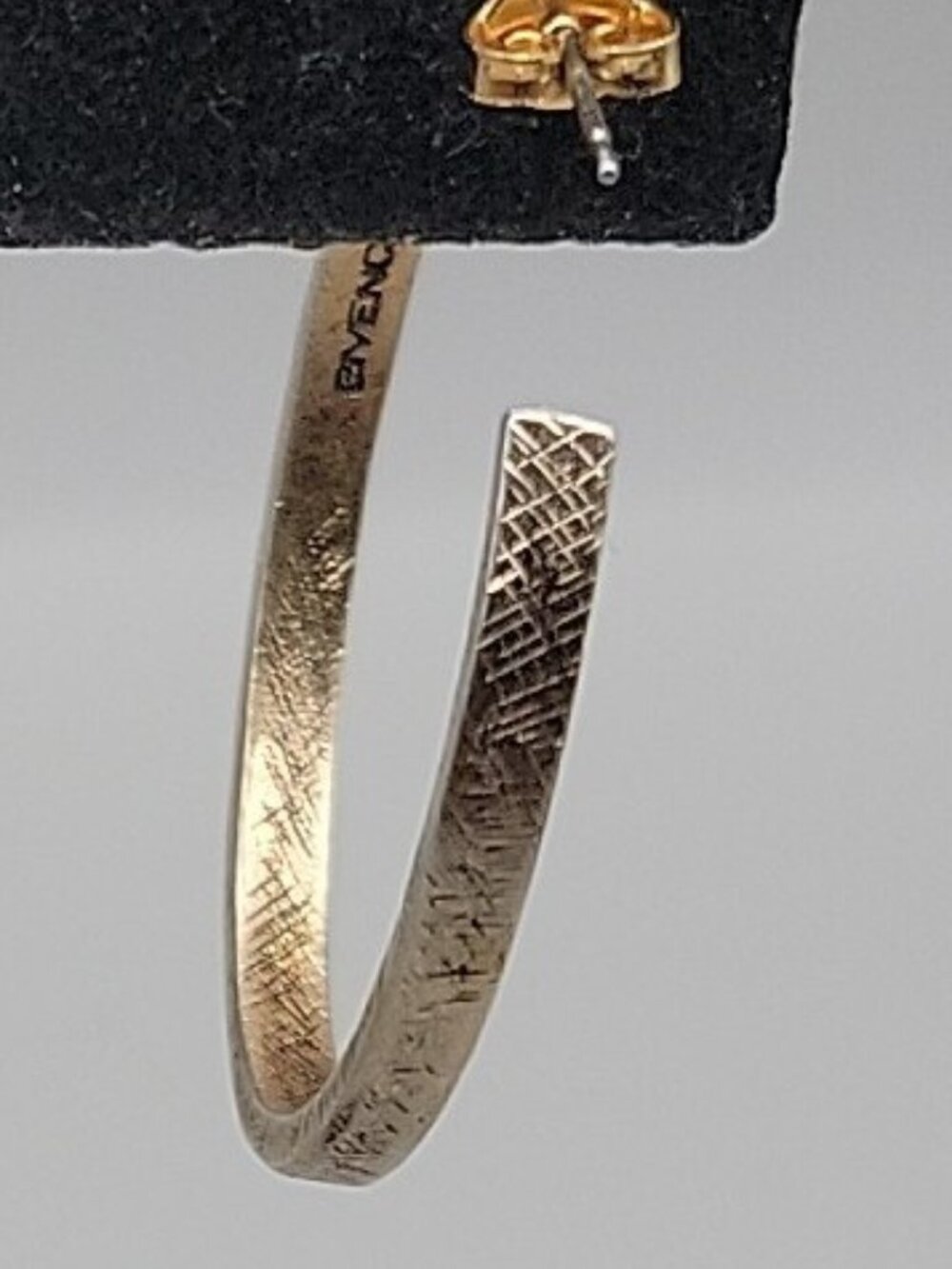 Vintage Givenchy AB Swarovski Crystal Pave Hoop Earrings Gold Plated 1990s 1.5" - Picture 11 of 15